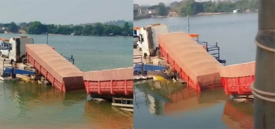 Vagões de carreta cai de balsa no Rio Teles Pires