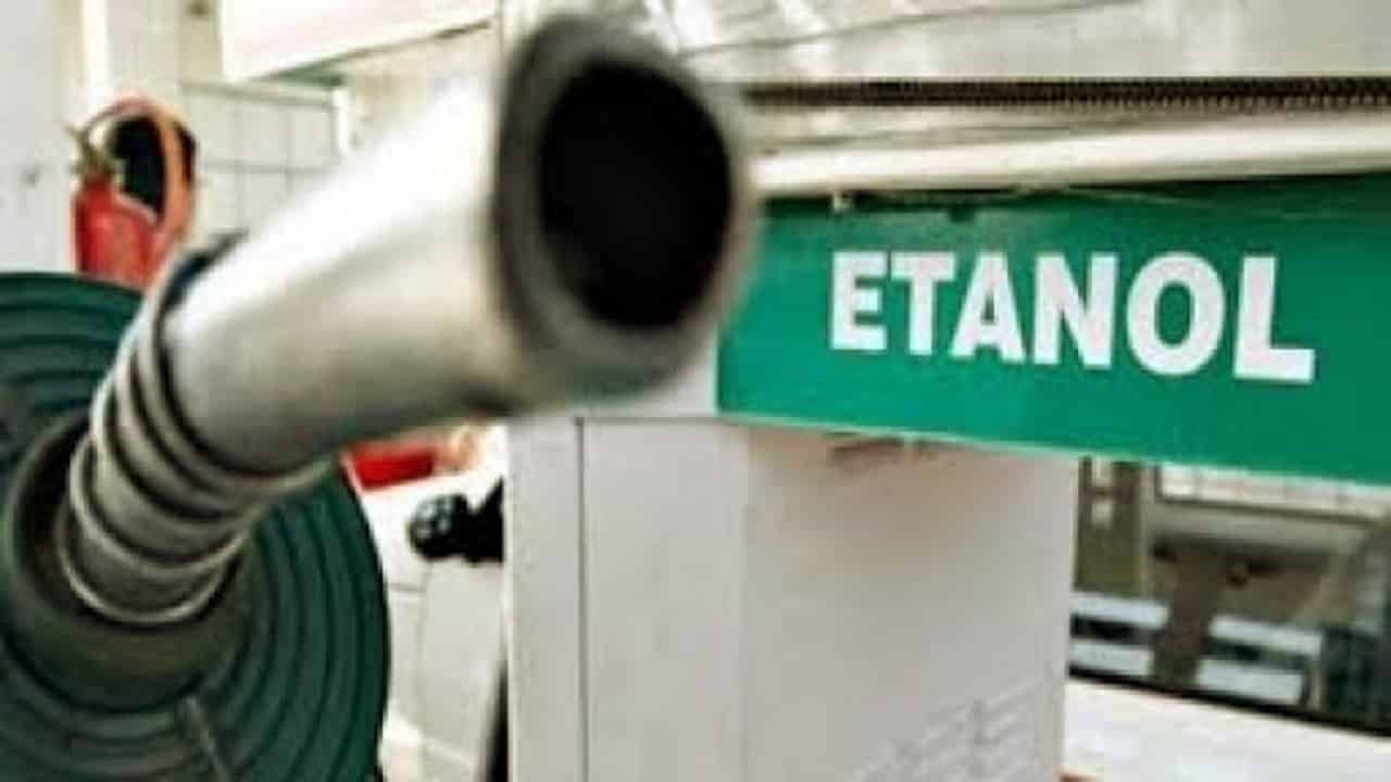 Bolsonaro sanciona lei que autoriza venda direta de etanol