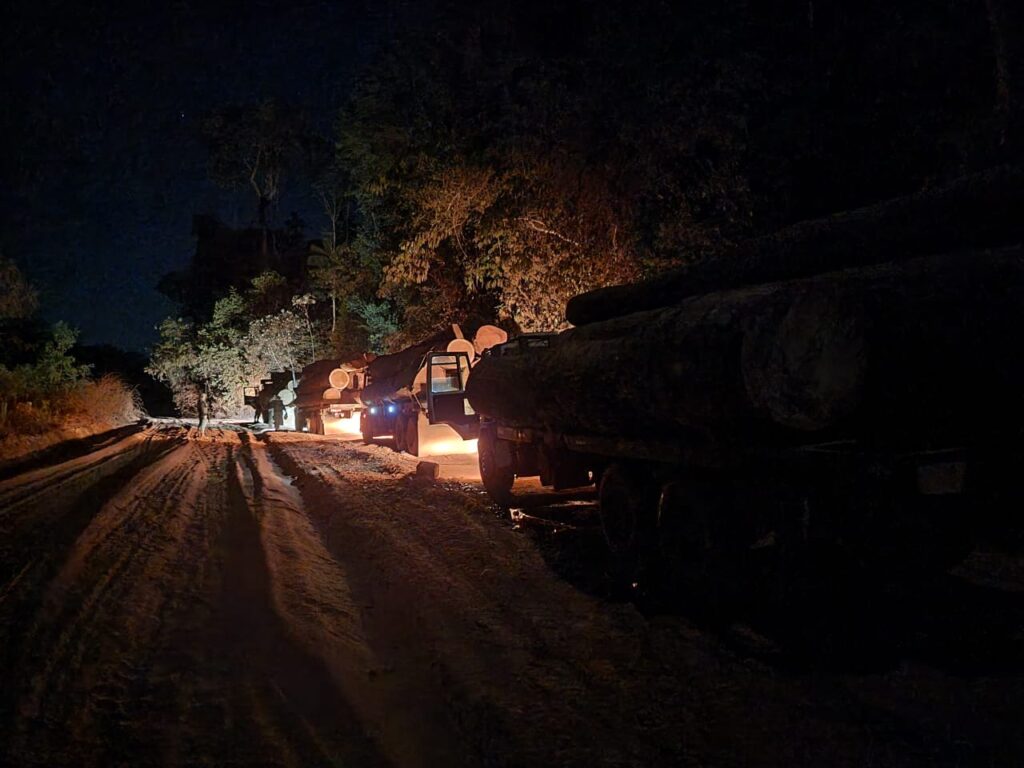 PF apreende caminhões e trator em operação para combater crimes ambientais em terra indígena