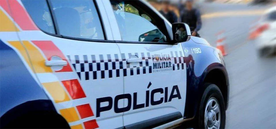 Homem mata a própria mãe com pé de cabra