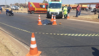Trabalhador morre esmagado por pá carregadeira em indústria