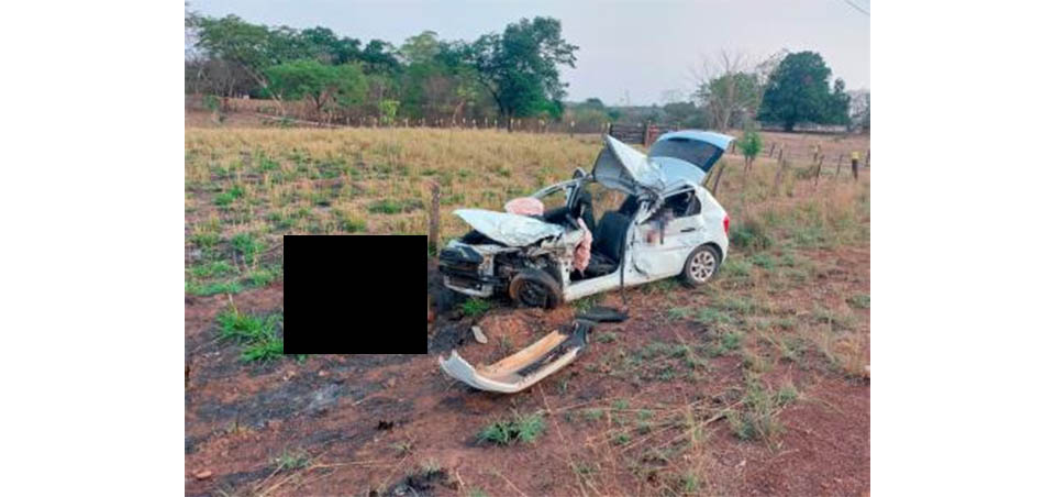 Jovem vê o irmão morto em acidente e mata dois passageiros do carro com tiros na cabeça