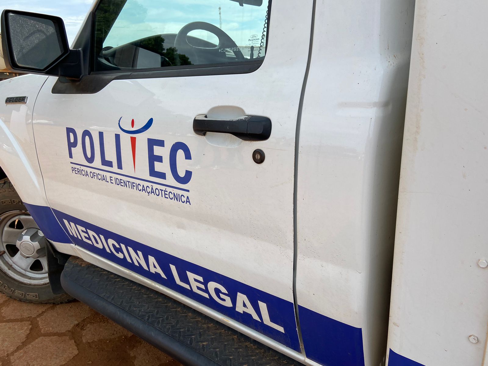 Homem morre após levar descarga elétrica e cair de telhado durante chuva