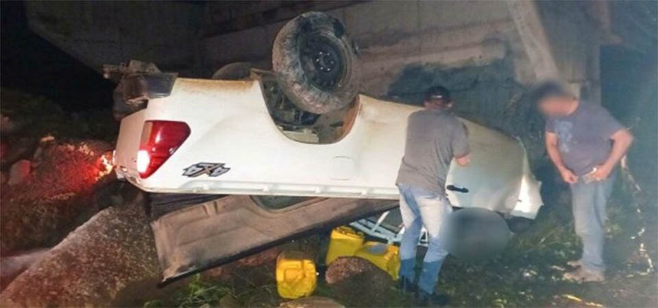Motorista falece após bater caminhonete em cabeceira de ponte